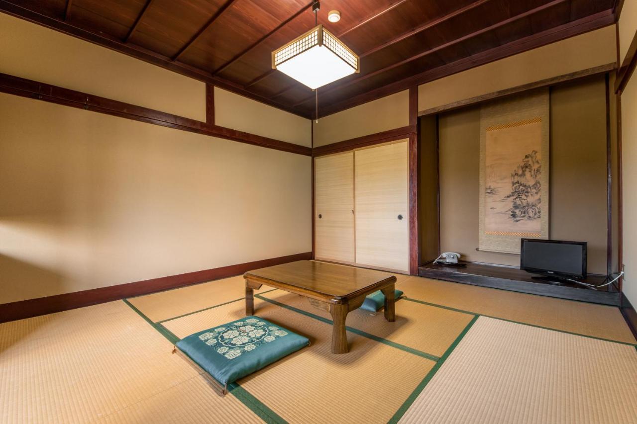 Kadokyu Ryokan Takaoka Buitenkant foto