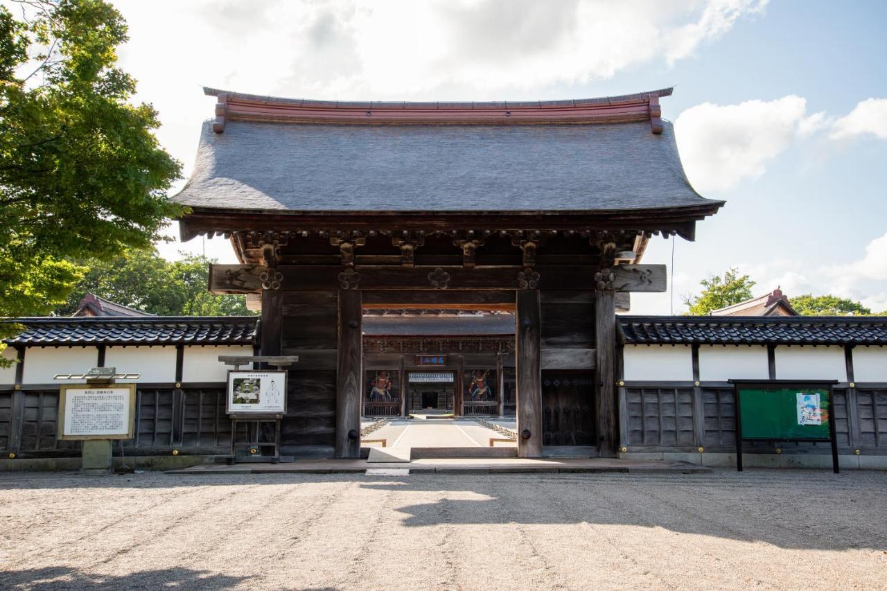 Kadokyu Ryokan Takaoka Buitenkant foto